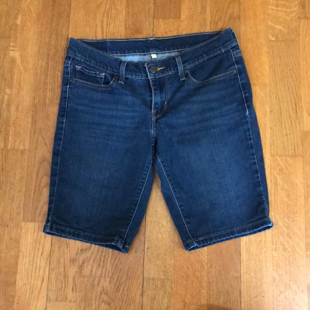 Used- great shape - Levi’s shorts